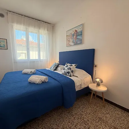 Sweet Dreams By The Apartment